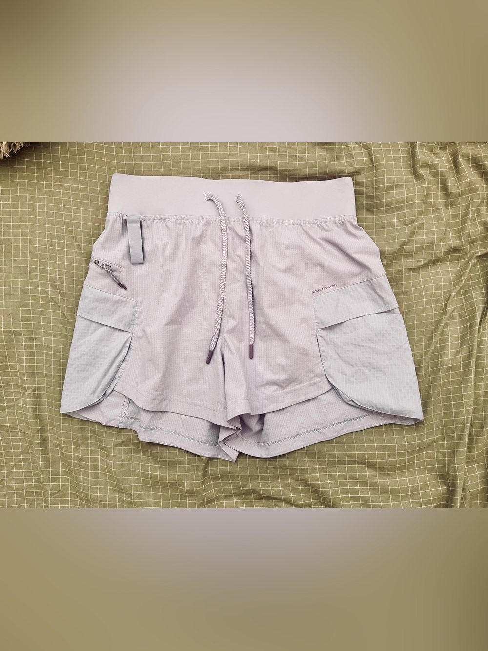 Lululemon Multi-Pocket Cargo High-Rise Hiking Short 5" 12